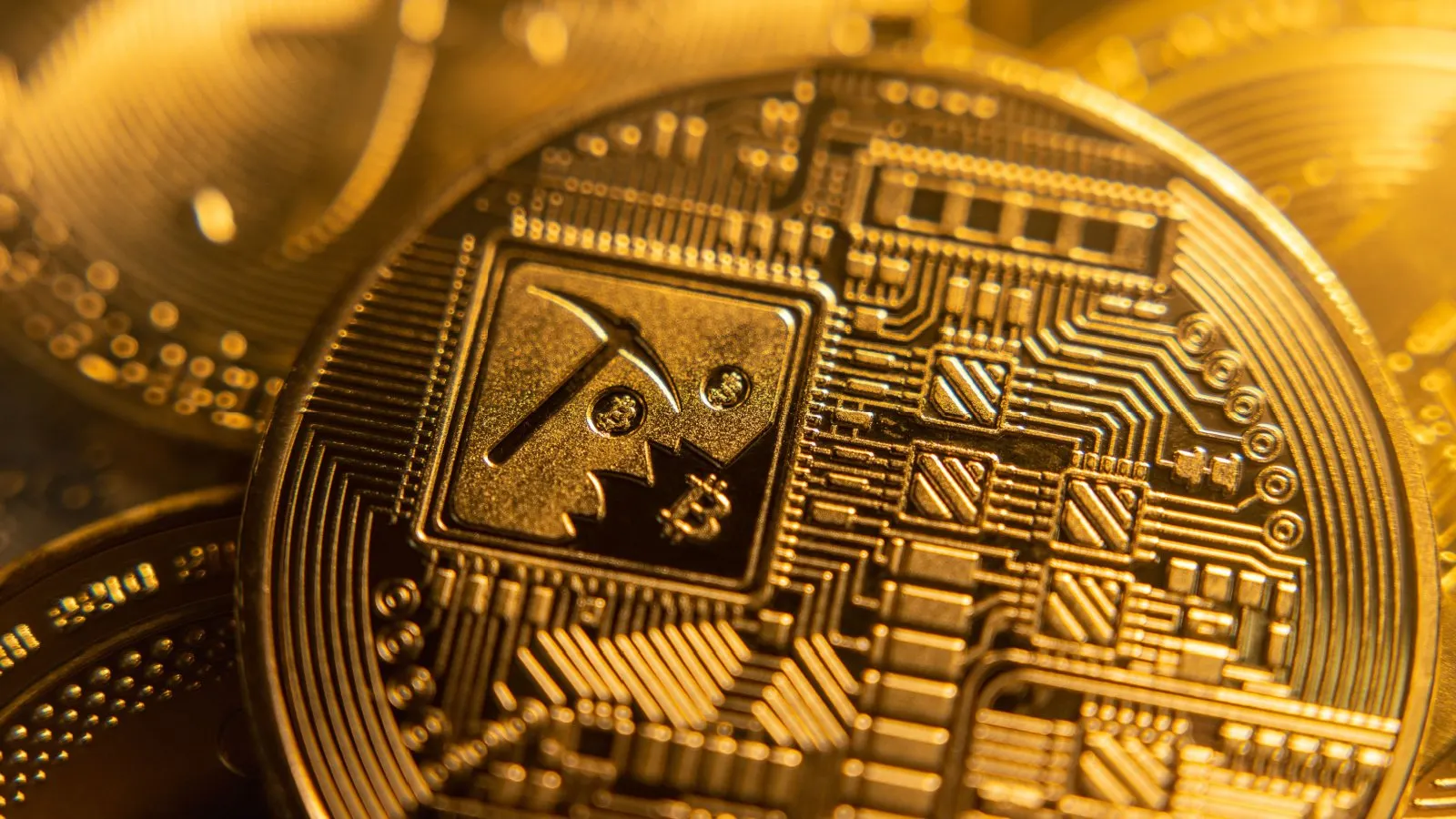 Bitcoin mining token gold digital illustration. Image: Shutterstock