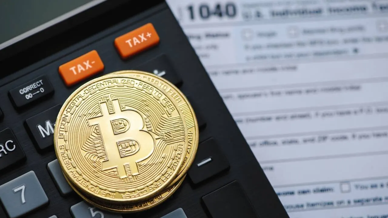 Bitcoin and tax. Image: Shutterstock